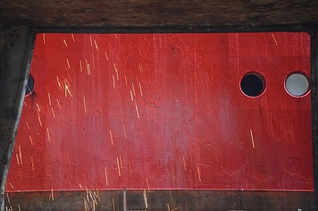 Een schip in het droogdok