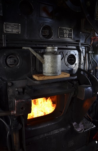 Het steenkoolvuur in de stroomtrein